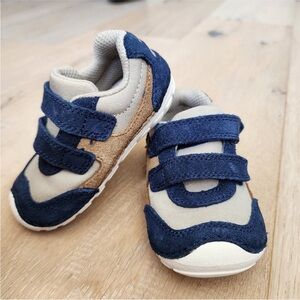 Stride Rite 5M Velcro Sneaker